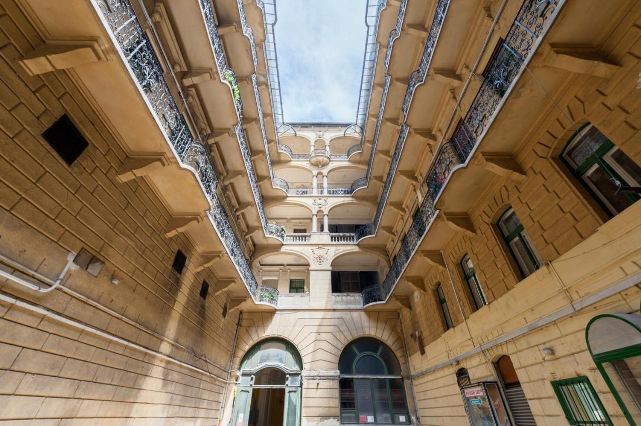 Central Seven Erzsebet Krt Budapest Eksteriør billede