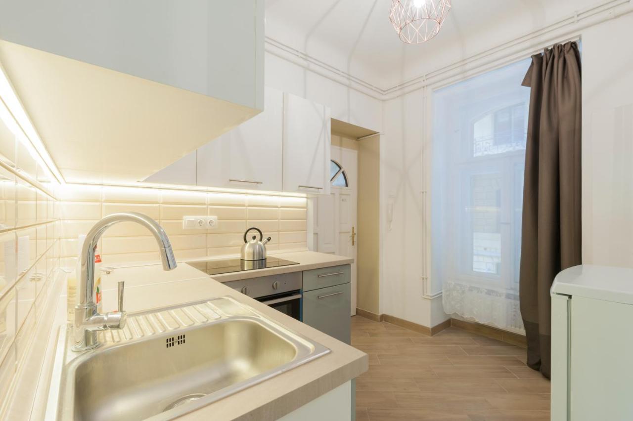 Central Seven Erzsebet Krt Budapest Eksteriør billede